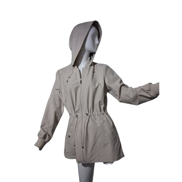 Bernardo Quiet Luxury Women's size Medium Lightweight Hooded Jacket Preppy - Picture 2 of 13